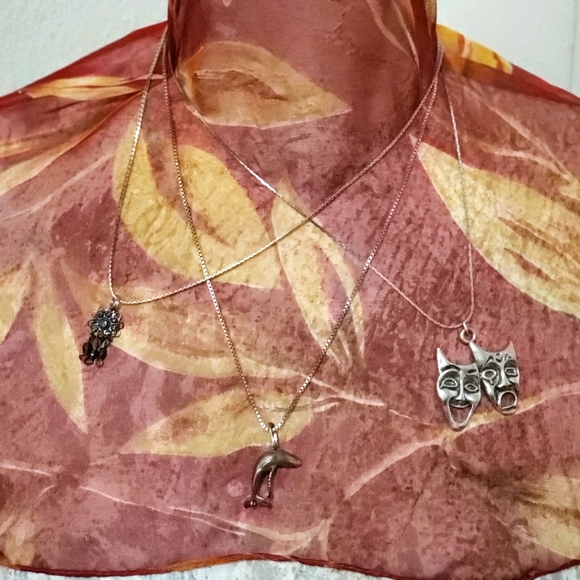 Siver necklaces with chain - Picture 1 of 4